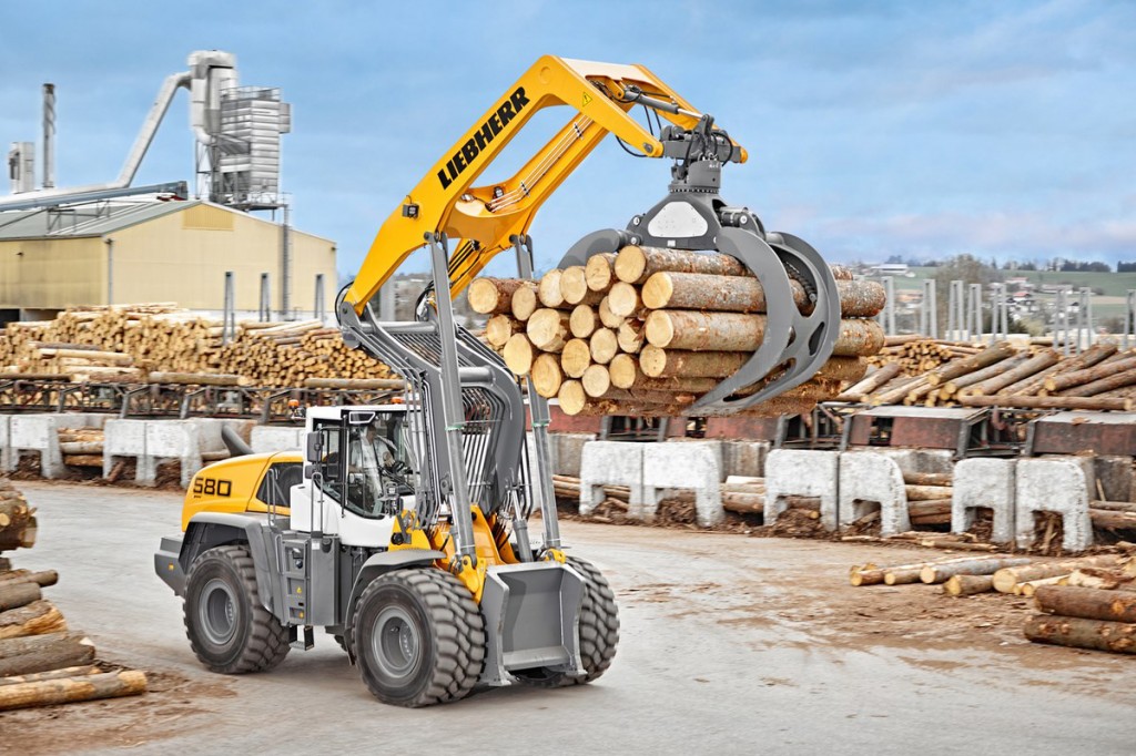 Liebherr Canada - L 580 LogHandler XPower Forestry Log Loaders