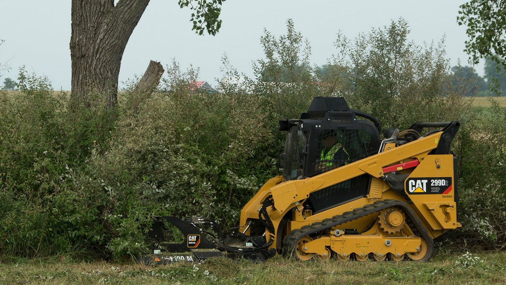 Brushcutter aimed at land clearing, right of ways and site prep