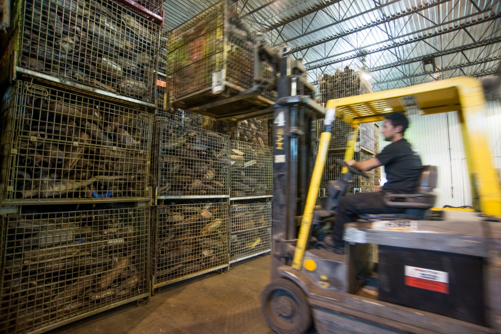 Quick tips on how to safely operate forklifts in recycling facilities