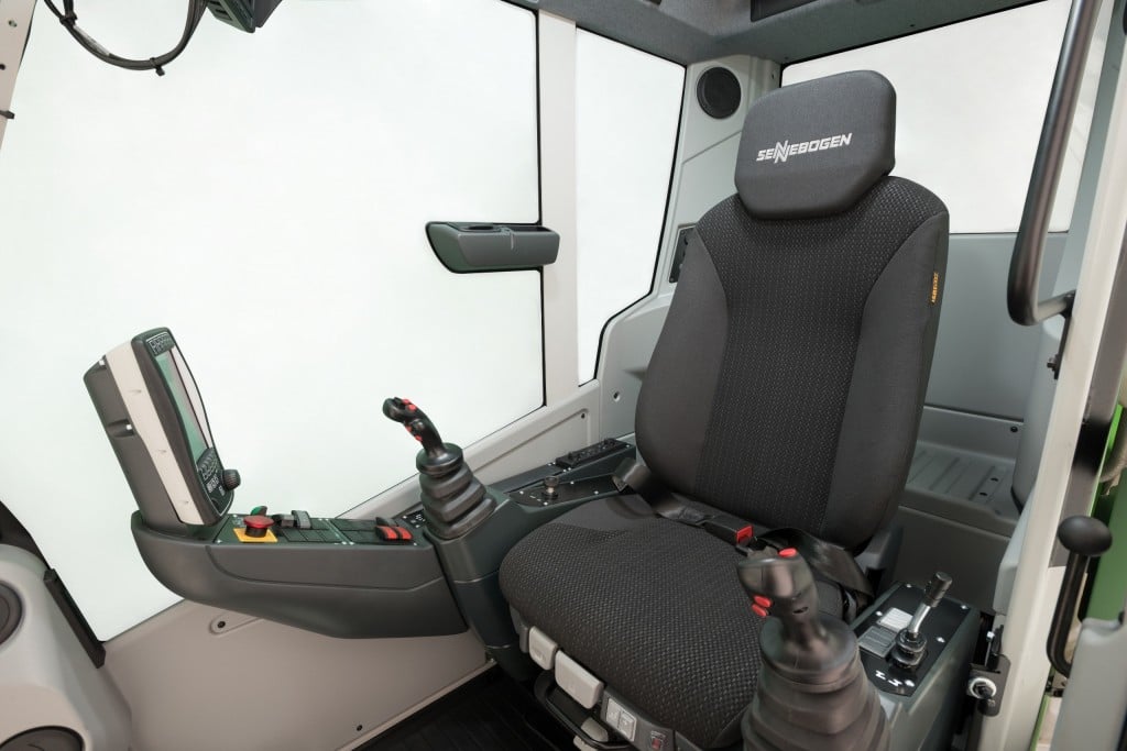 The newly upgraded SENNEBOGEN Maxcab is longer, providing the operator with both more personal space and additional room for creature comforts and storage.