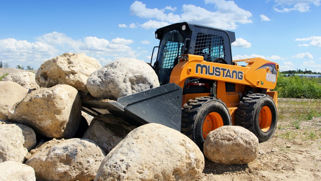 The large 4200V skid-steer loader is ideal for heavy construction and roadbuilding applications.