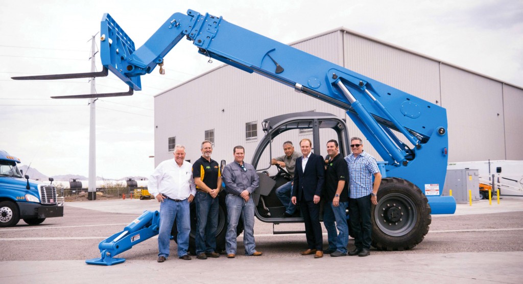 Don Schulz, VP of Sales – Western Region for Xtreme Manufacturing; Rex Casanover, Ahern Rentals National Accounts; Kevin Matthews, Business Development Manager – Western USA, Xtreme Manufacturing; Ronnie McGlothlin, President, Empire Roofing (in cab); Matthew Elvin, CEO, Xtreme Manufacturing; Jeff Eckhardt, VP of Engineering, Xtreme Manufacturing; and Robby Hagan, Senior VP of Sales for North America, Xtreme Manufacturing.