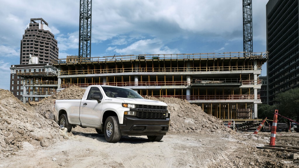 The all-new 2019 Silverado Work Truck features a “CHEVROLET” graphic across the grille and tailgate, blacked-out trim and 17-inch steel wheels for maximum durability. The interior features durable vinyl or cloth seats and 7-inch colour touchscreen.