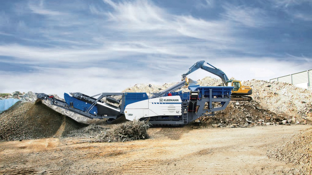 Kleemann's MR 130 Zi EVO2 and MR 110 Zi EVO2 mobile impact crushers can be equipped with optional, highly productive secondary vibrating screen with extra-large screening surface mounted on the discharge conveyor.