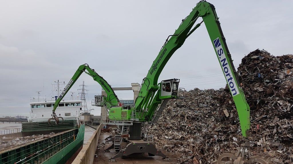 S. Norton & Co’s two new SENNEBOGEN 870 M material handlers are seen loading scrap at the firm’s Barking River Port.