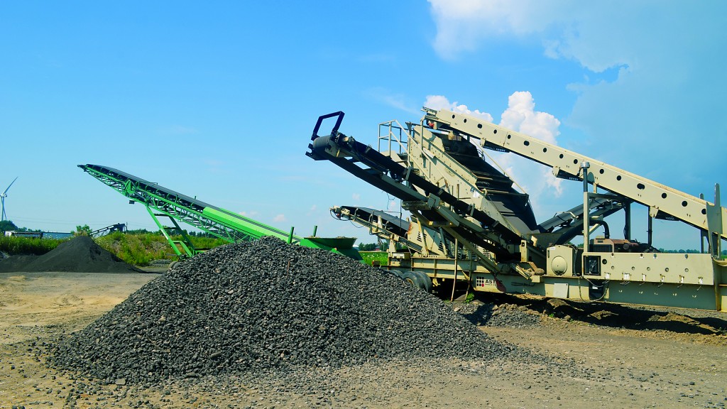 McCloskey stacker (green) and Astec mobile screens (brown).