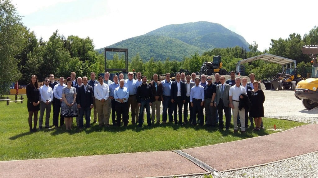 Mecalac hosts North and South American dealers at event focused on market development