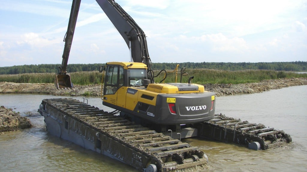 From ultra-short to amphibious, six versatile excavators from Volvo CE