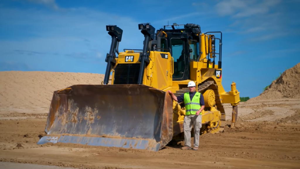 Watch this: Caterpillar D8T dozer walkaround