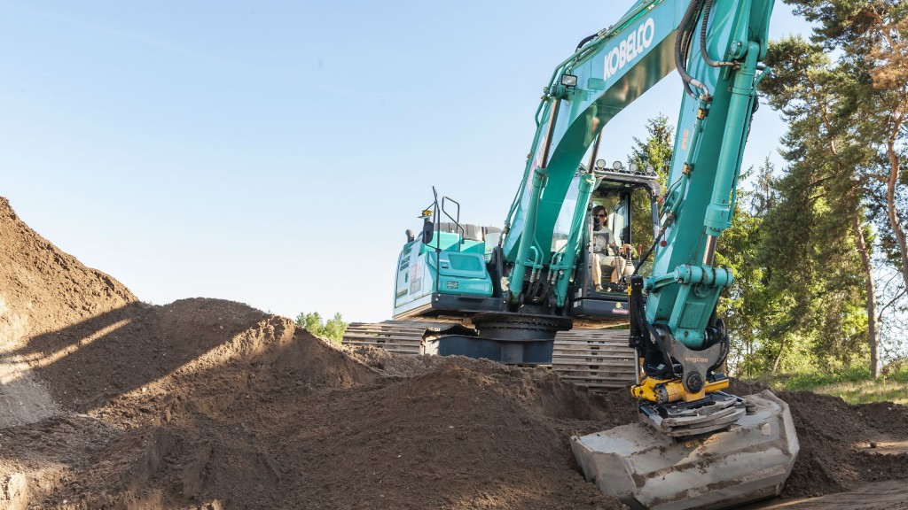 Engcon tiltrotators on Kobelco excavators are now more capable thanks to a team effort that also included Leica Geosystems.
