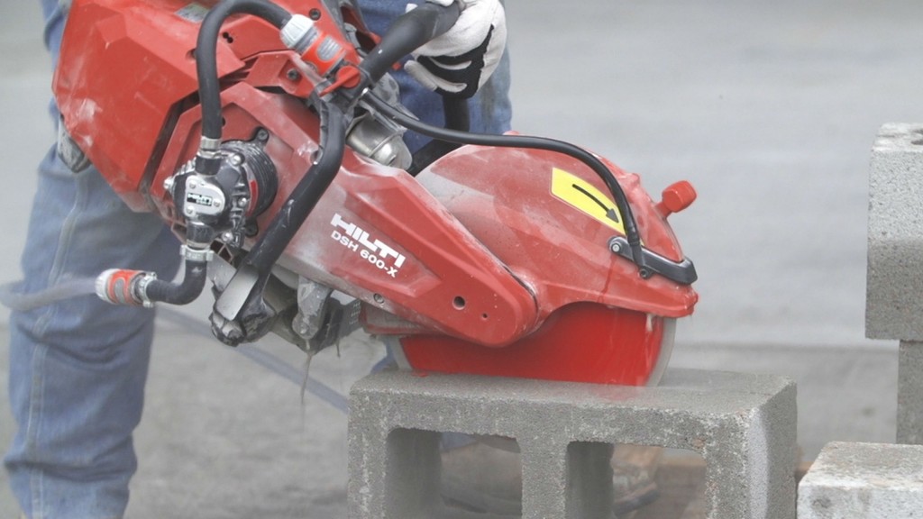 The DSH 600-X is a lightweight but powerful circular saw for concrete, masonry and steel applications.