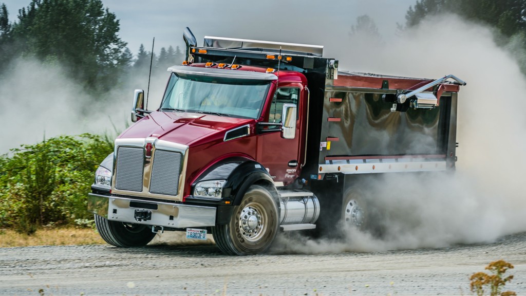 Body builders can get insight on Kenworth's T880 thanks to a new video.