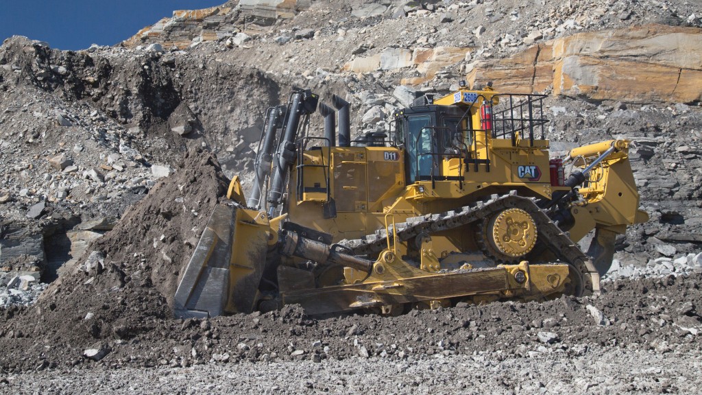 Available with a choice of emissions solutions to meet regional requirements, the Cat C32 engine delivers power ratings of 634 kW (850 hp) forward and 712 kW (955 hp) reverse for increased performance. 