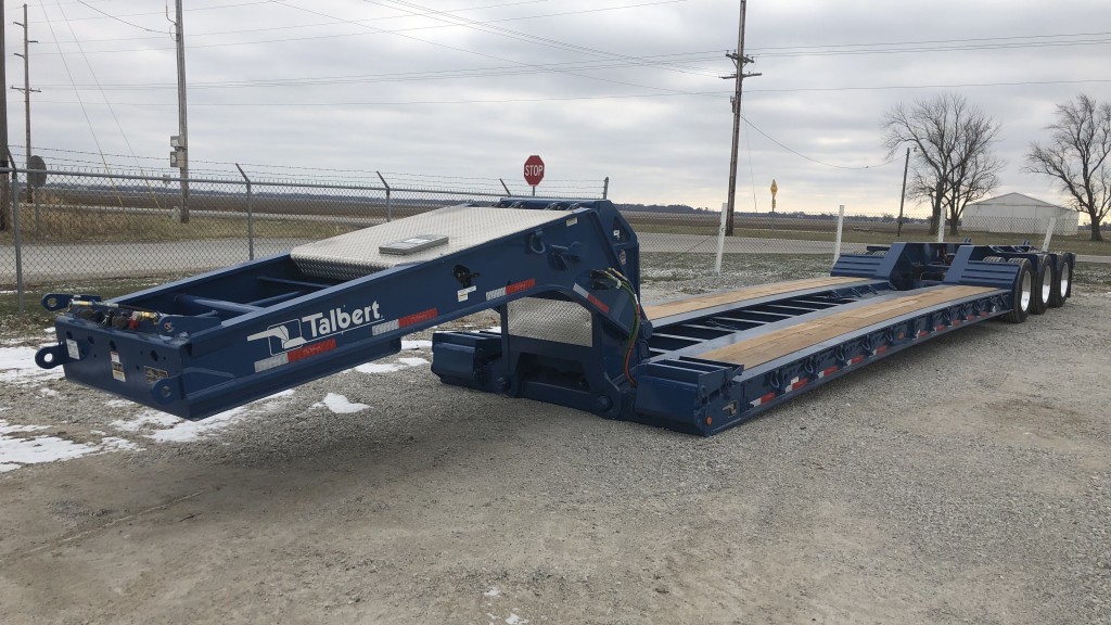 The Talbert 60CC/55SA-LD is a hydraulic detachable gooseneck trailer featuring a non-ground bearing hydraulic gooseneck design, 108-inch swing radius, 26-foot deck length and 8-foot 6-inch deck width.