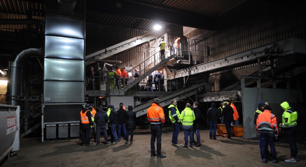 Steniert's UniSort Black in use at KDM in Ratingen where it sorts films, dark and black plastics, metals, broken glass, stones and ceramics from green waste and structural material.