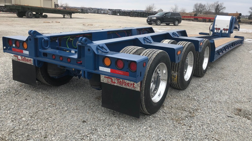 Talbert's 60CC/55SA-LD trailer pairs with the company's optional East Coast-style E1Nitro axle extension, allowing for 60-ton capacity with a close-coupled configuration or a 55-ton hauling capacity with a spread axle configuration. 