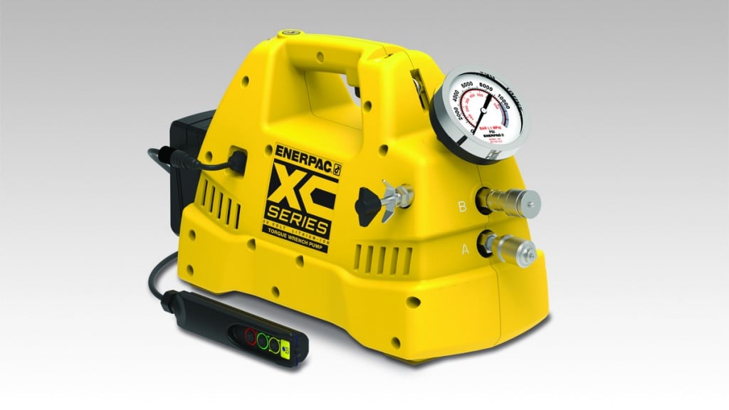 The XC-Series Cordless Torque Wrench Pump features an interactive pendant that can be operated in manual or auto-cycle mode.