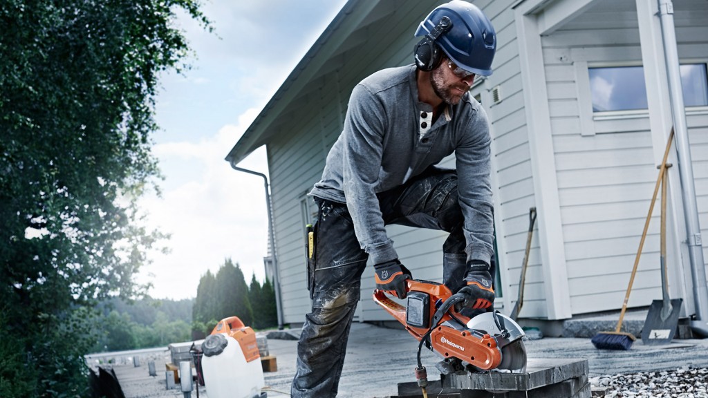 "The K 535i is an excellent addition to Husqvarna Construction's power cutter range. The easy starts and light weight make it a perfect complementary product that adds  flexibility to most smaller operations,"