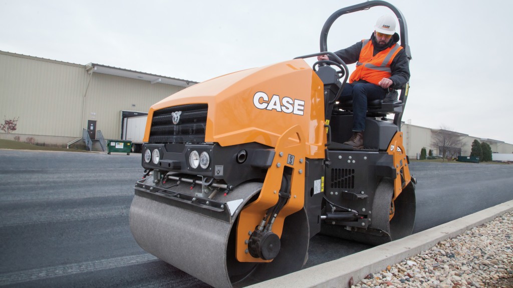 New DV23D and DV26D Double Drum Rollers and DV23CD and DV26CD Combination Vibratory Rollers deliver productivity solutions for small- to mid-size paving applications.