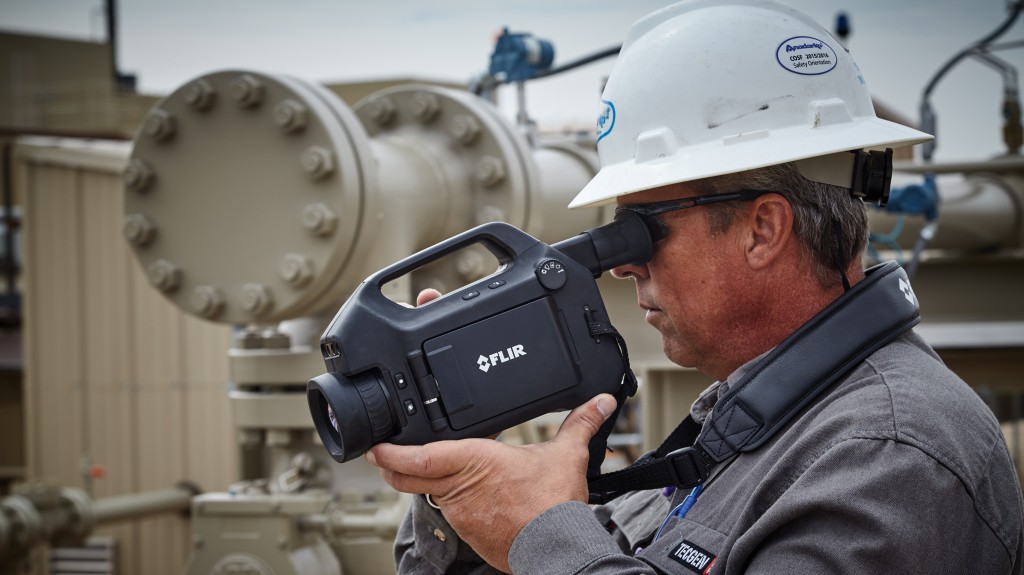 The new GF620 is FLIR's highest resolution OGI camera. Equipped with a 640x480 infrared detector, the camera is calibrated to measure temperature, allowing the user to assess the thermal contrast between the gas and the background scene, and adjust it to improve visibility. The new GF620 is FLIR's highest resolution OGI camera. Equipped with a 640x480 infrared detector, the camera is calibrated to measure temperature, allowing the user to assess the thermal contrast between the gas and the background scene, and adjust it to improve visibility.
