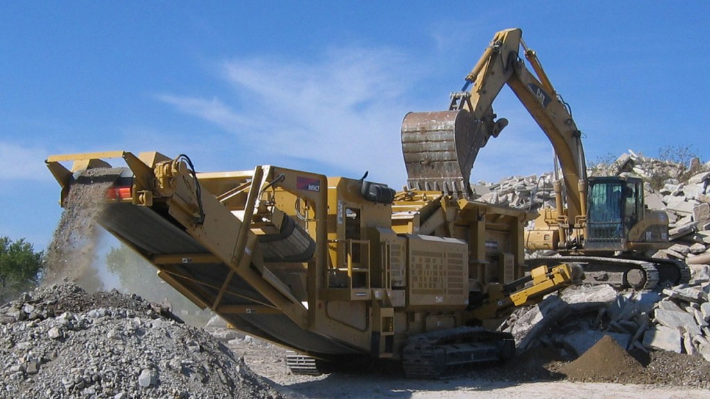 Screen Machine's 4043T crusher.