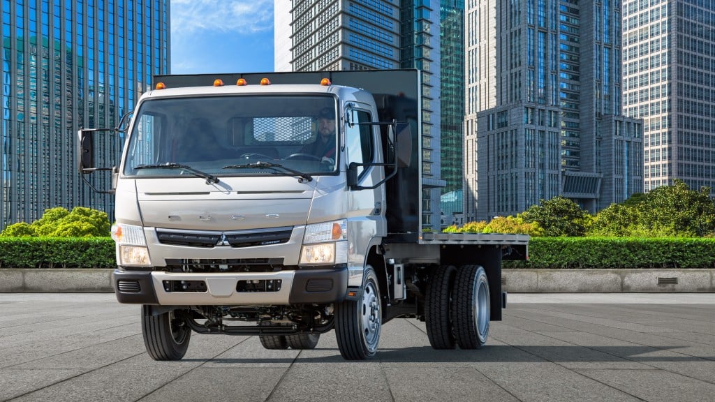 FUSO unveils gasoline-powered class 5 cabover work truck