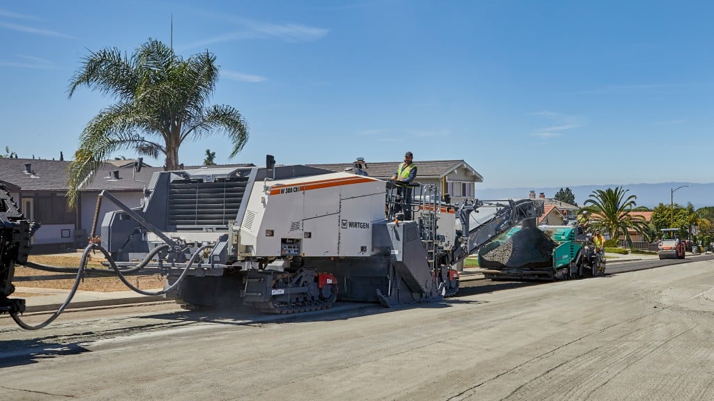 With all of the machines required for the process in its portfolio, the Wirtgen Group offers product solutions that cover the entire in-place cold recycling value chain. The star of the show: the W 380 CRi cold recycler from Wirtgen.