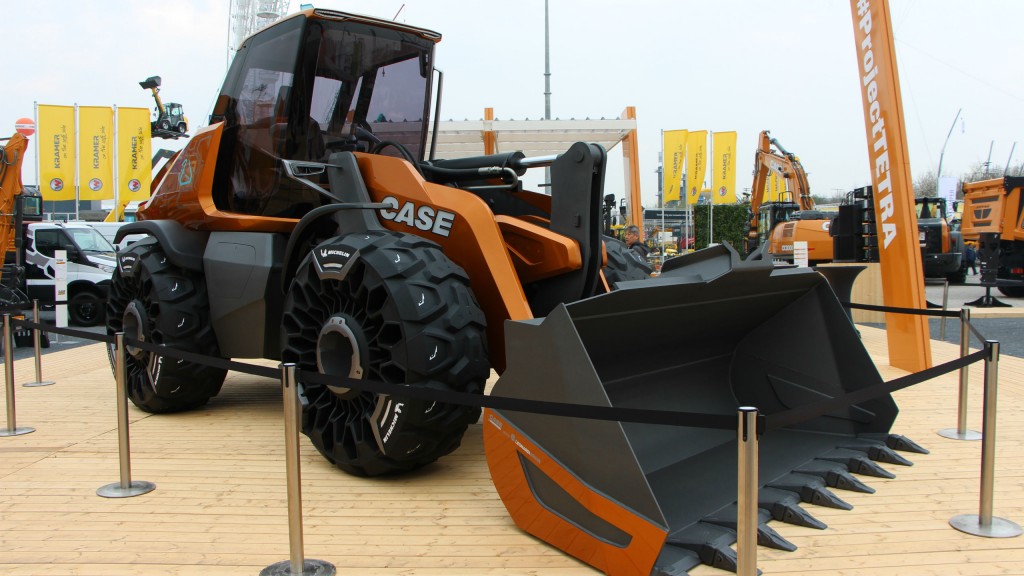 Case unveils Project TETRA at bauma – concept wheel loader powered by FPT Industrial methane gas engine