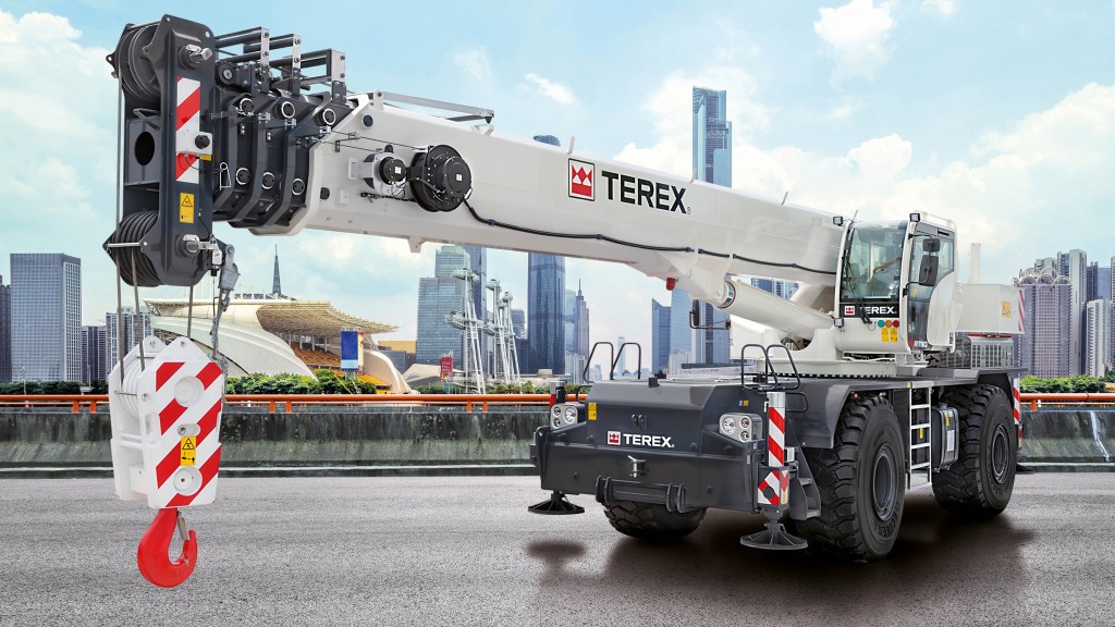 The Terex RT 90 rough terrain crane is cost effective to transport and operate. It has a narrow width of just 3 m and removable counterweight, which allows it to be trailered without weight and width restrictions in most situations.