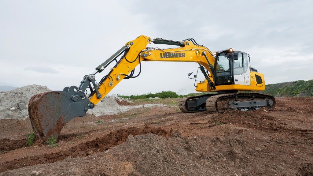 A Liebherr R 920 crawler excavator.