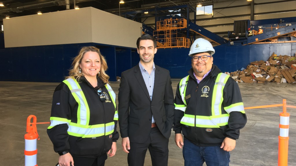 Machinex Project Director, Charles-Étienne Simard (middle) with operators Mandi Parker and Joel Sanchez at the City of Lethbridge MRF.