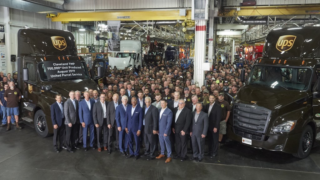 Daimler celebrates 750,000th vehicle off North Carolina facility line