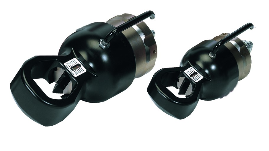 The cutting performance of the ENS triple-bladed hydraulic nut splitter, available in topside and subsea variants, makes it one of the leading tools of its type on the market. The cutting performance of the ENS triple-bladed hydraulic nut splitter, available in topside and subsea variants, makes it one of the leading tools of its type on the market.