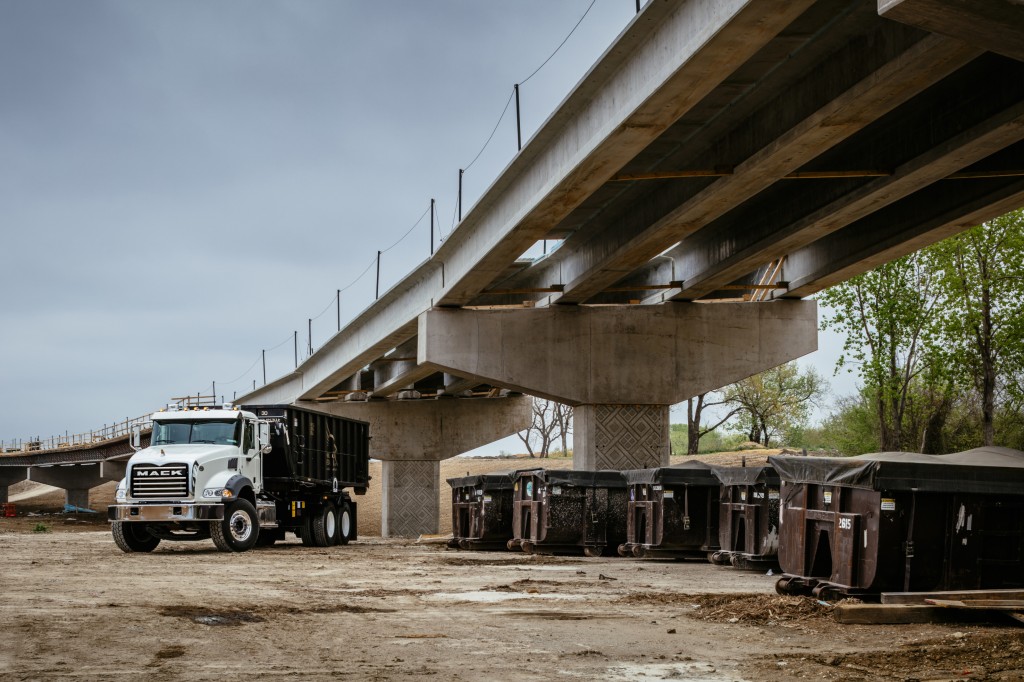 Mack Trucks will display its Mack® TerraPro and Granite® models, as
well as a Mack LR battery electric vehicle (BEV) motor and transmission display, in Mack booth no. 1601 at the Canadian Waste and Recycling Expo 2019, Oct. 9-10 at the Enercare Centre, Toronto.