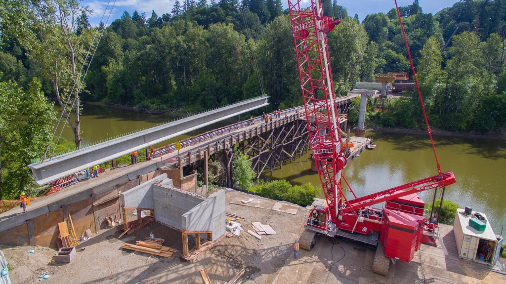 Washington State bridge goes up in shorter span thanks to Manitowoc MLC300