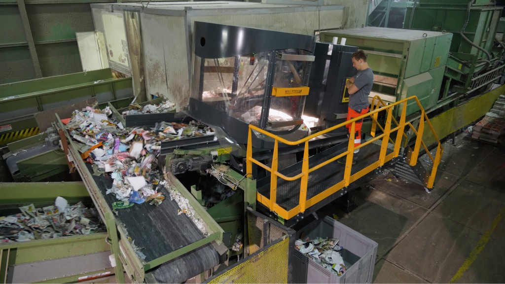 Van Dyk Robb AQC robotic sorter at MRF