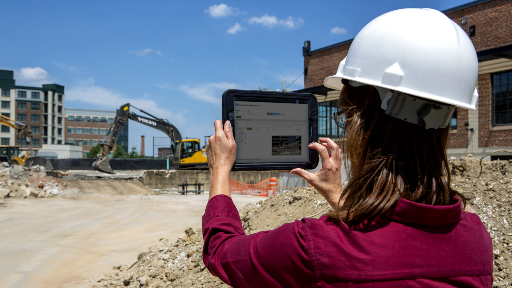 Eight benefits driving contractors toward cloud-based software options