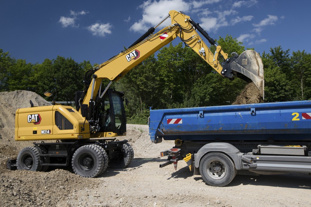 Cat M314 Next Gen wheeled excavator in action