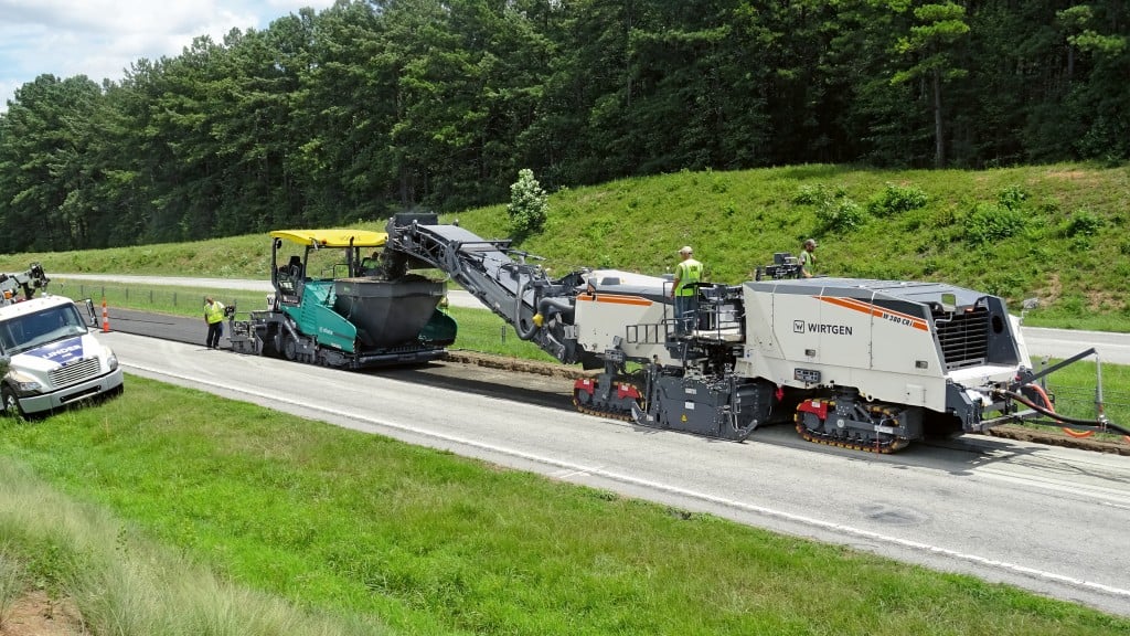 the Wirtgen tracked recycler W 380 CRi on a road