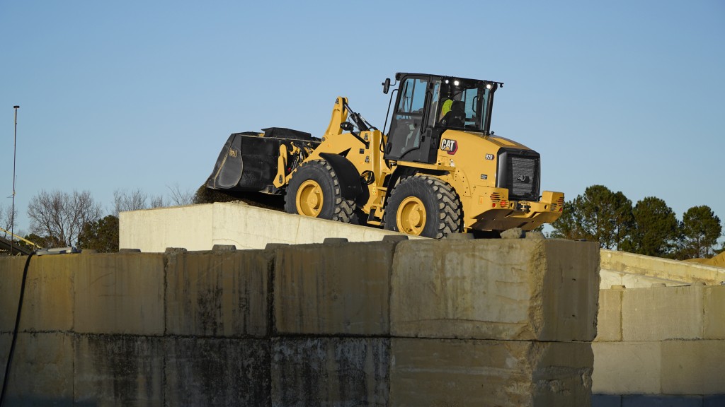 The Cat 920 compact wheel loader