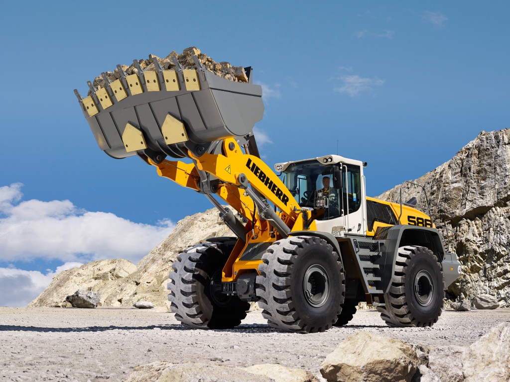 The L 586 XPower is the largest wheel loader Liebherr presented at CONEXPO 2020.