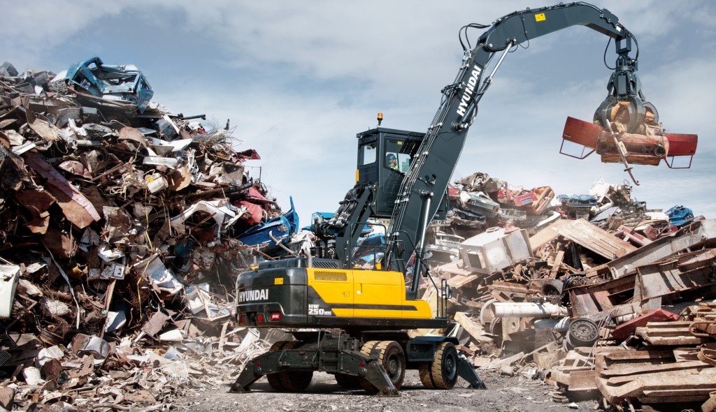 Hyundai wheeled material handler at scrapyard