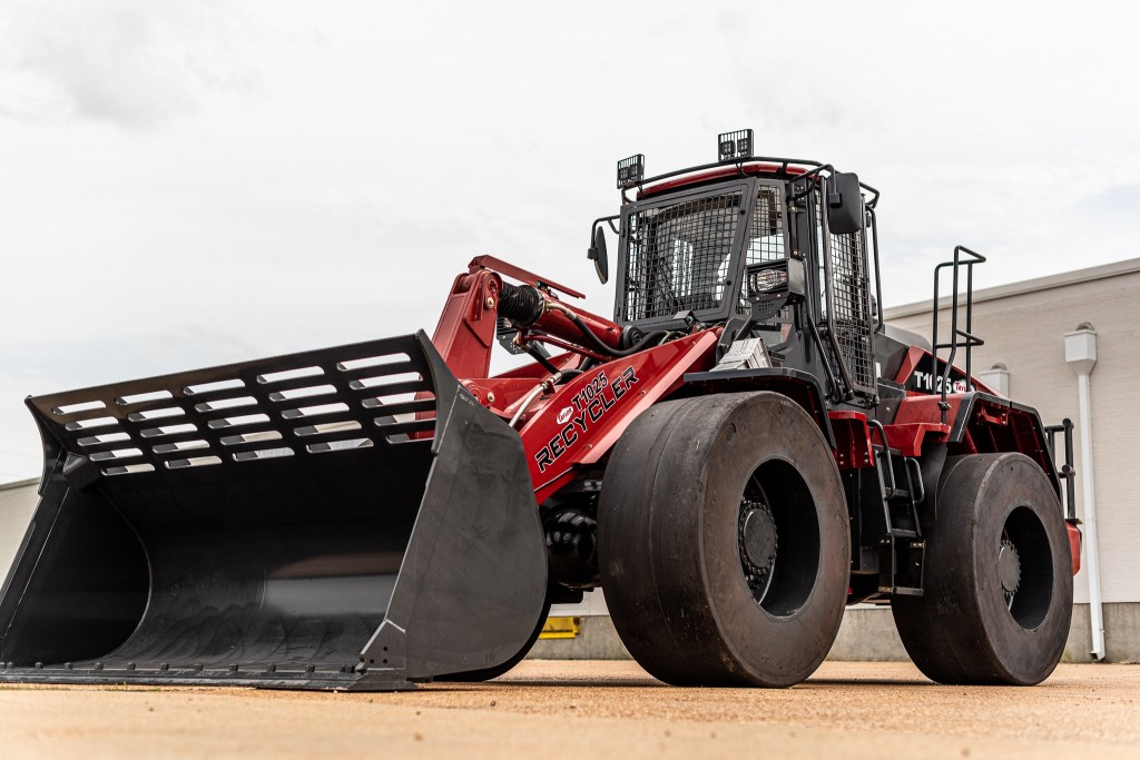 Taylor Machine Works introduces series of wheel loaders for recycling applications