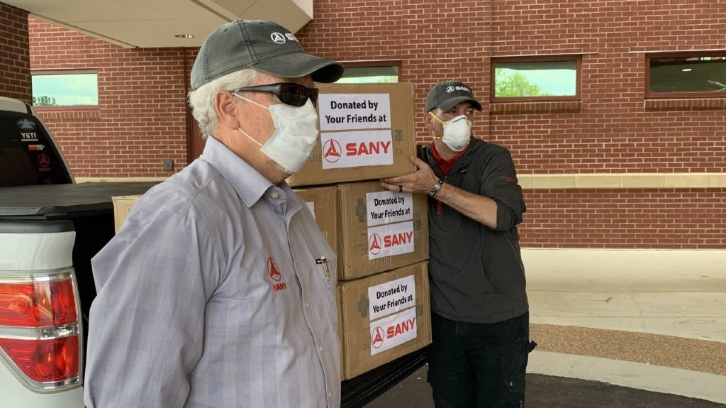 SANY America team members Tom Cooper and Rob Nelson delivered masks to Piedmont-Fayette Hospital in Fayetteville, Ga.