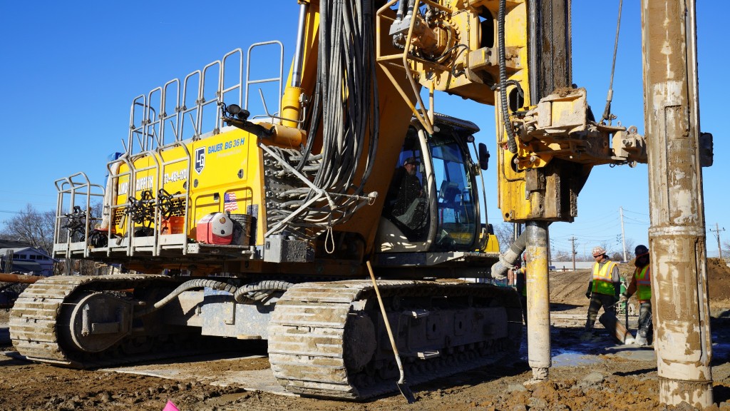 Bauer pile-driving rig