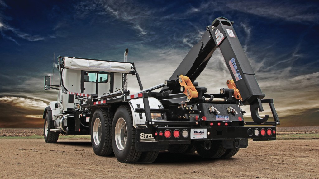 Stellar hook lift hoist truck