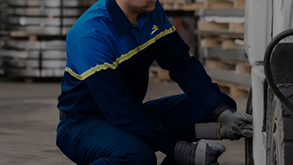 Worker performing Camso’s Solideal on-site service