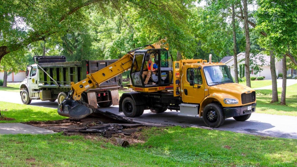 Gradall Industries has introduced two new Discovery Series hydraulic excavator models: the D172 and D174.