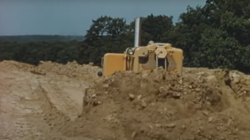 Watch: Cat 1950s promotional film demos the "Giant of the Earthmovers"