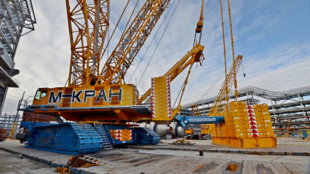 Demag crane in operation on oil rig Demag crane in operation on oil rig
